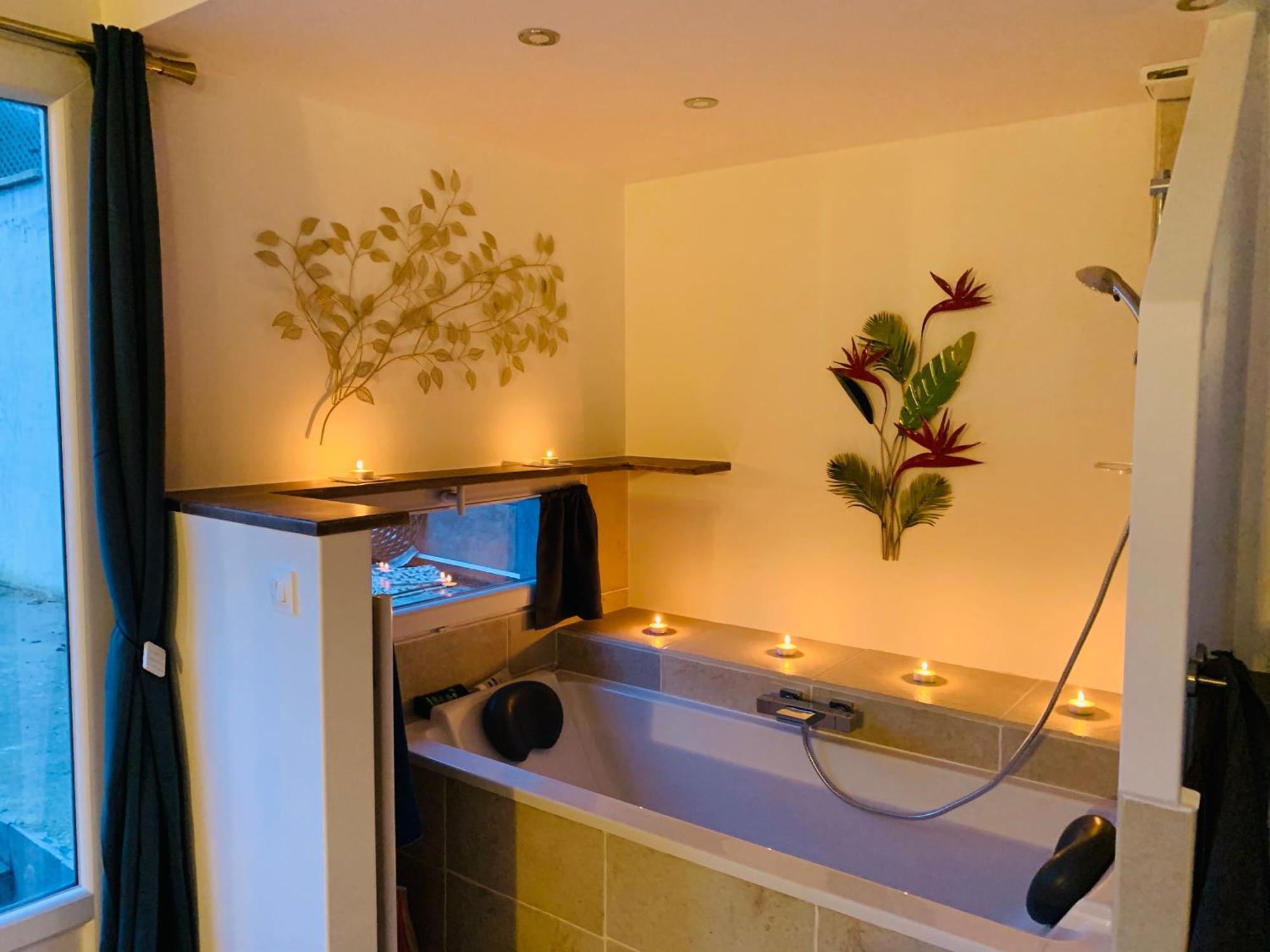 Holiday home Maisonnette Cosy Bord De Seine 30min Paris *