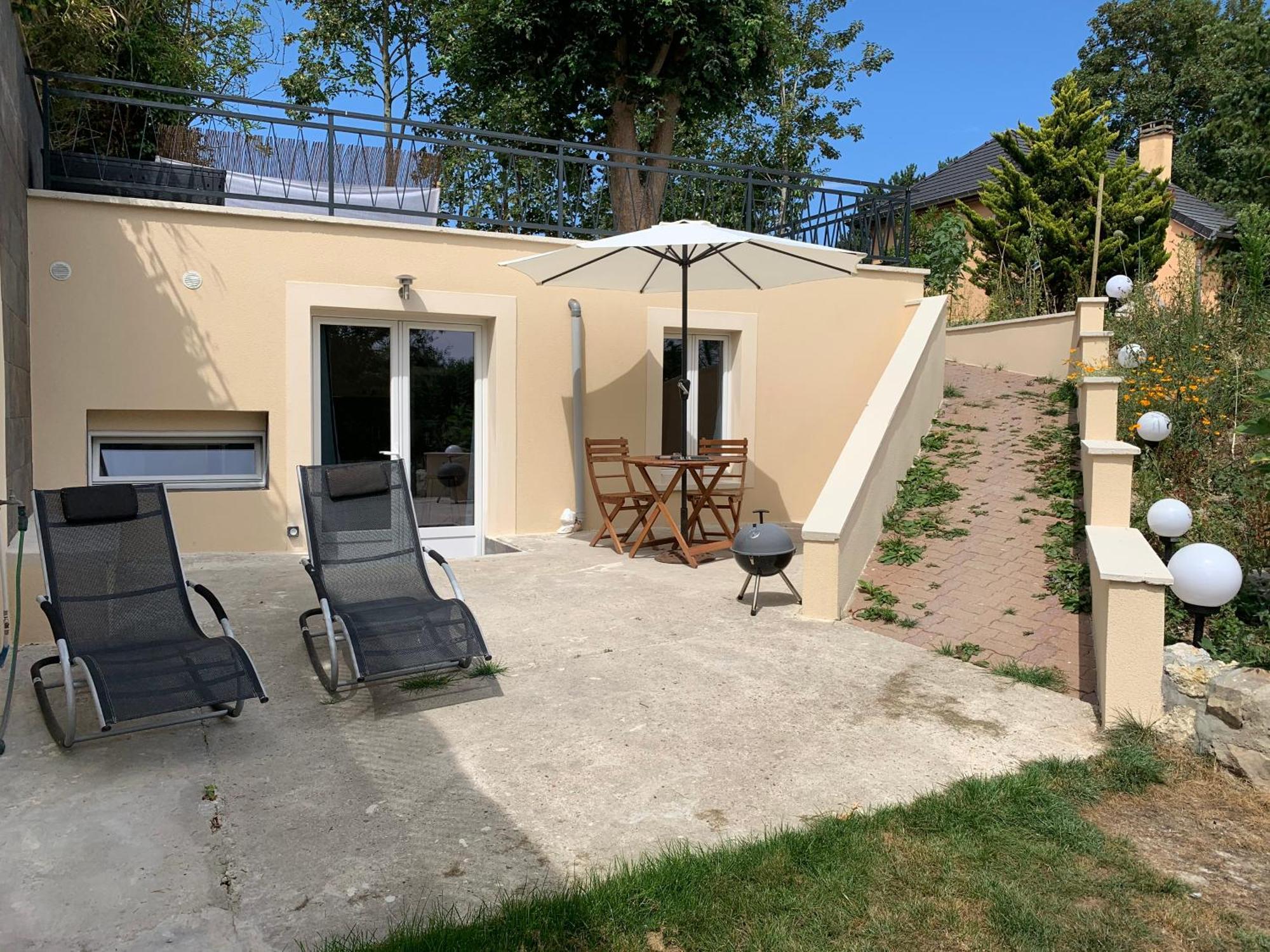 Holiday home Maisonnette Cosy Bord De Seine 30min Paris Carrieres-sous-Poissy