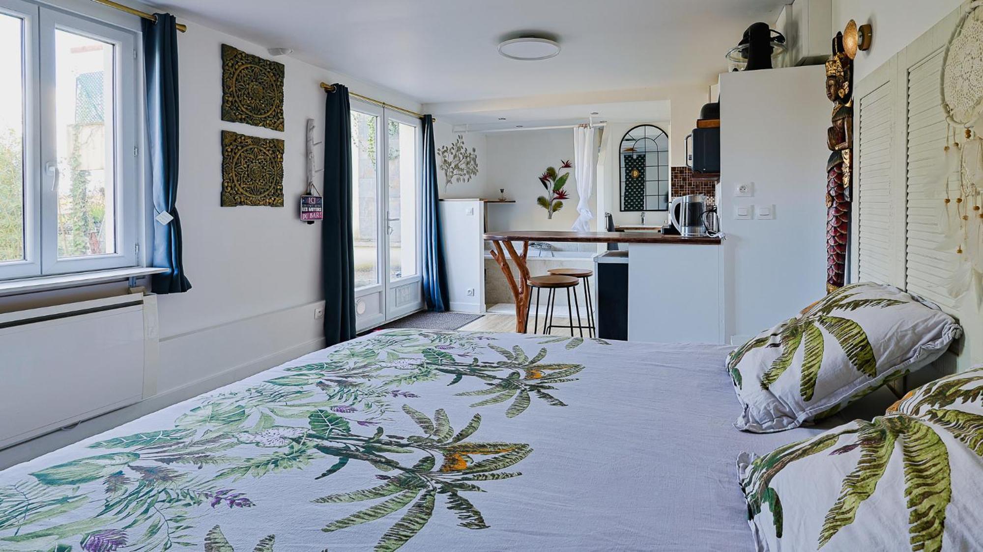 Holiday home Maisonnette Cosy Bord De Seine 30min Paris *